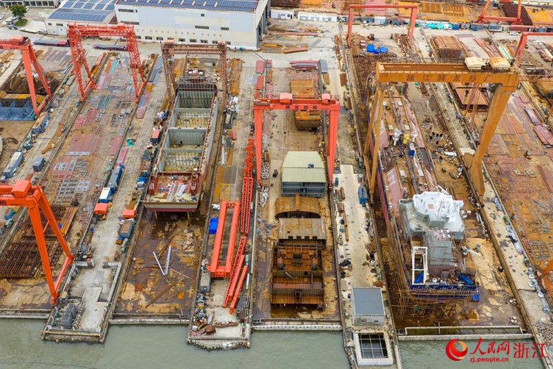 Zhejiang : les chantiers navals de Wenling mettent les bouchées doubles pour honorer les commandes