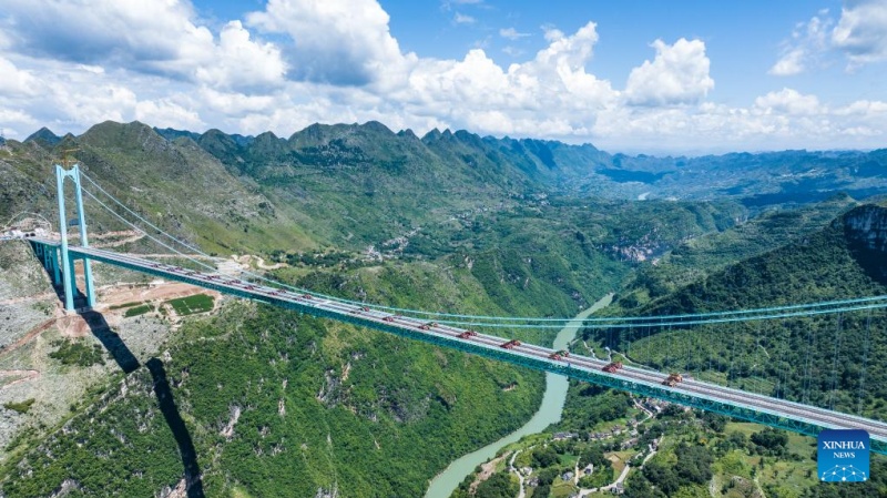Guizhou : fin du test de charge sur le pont le plus haut du monde