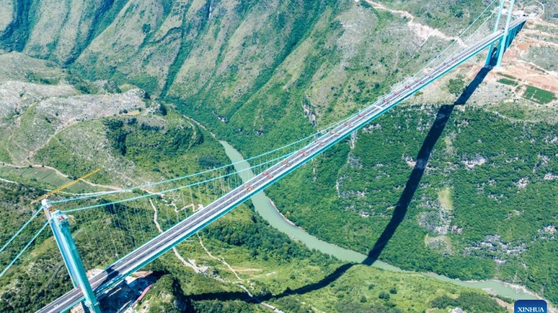 Guizhou : fin du test de charge sur le pont le plus haut du monde