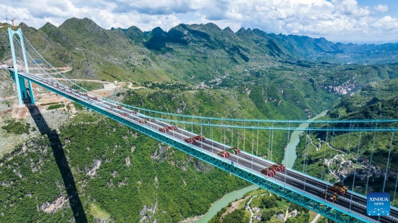 Guizhou : fin du test de charge sur le pont le plus haut du monde