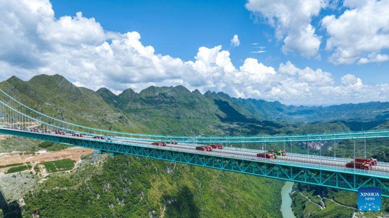 Guizhou : fin du test de charge sur le pont le plus haut du monde