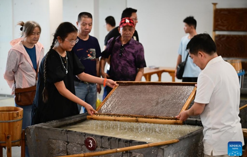 Le patrimoine culturel immatériel stimule l'essor du tourisme estival dans la province de l'Anhui