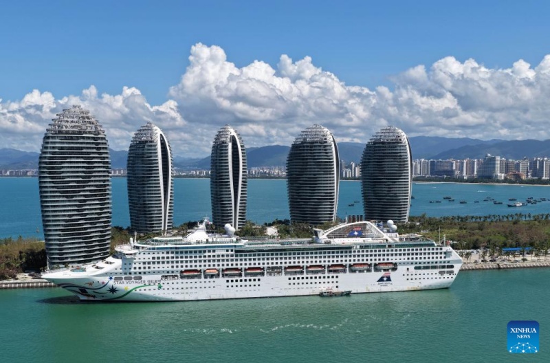 Hainan : le navire de croisière chinois « Star Voyager » fait une première visite à Sanya
