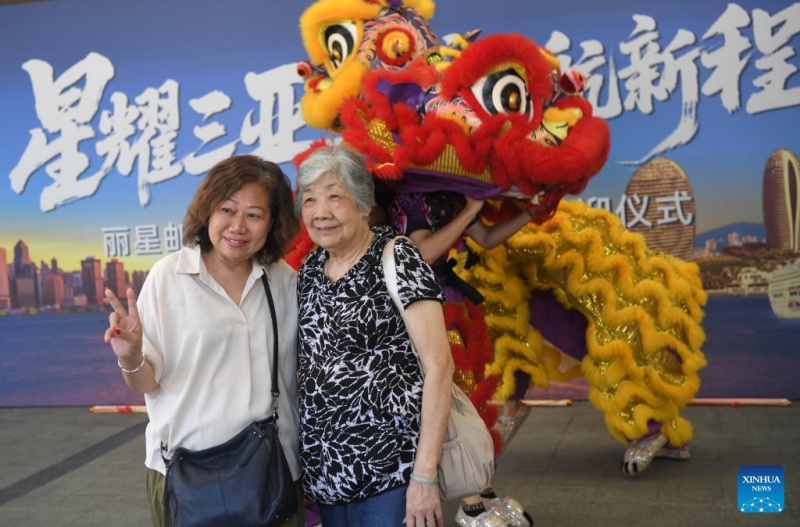 Hainan : le navire de croisière chinois « Star Voyager » fait une première visite à Sanya