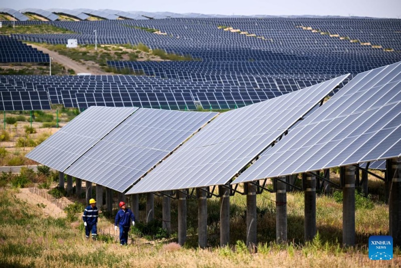 Mongolie intérieure : la base photovoltaïque de la Bannière de Dalad participe au développement des énergies nouvelles