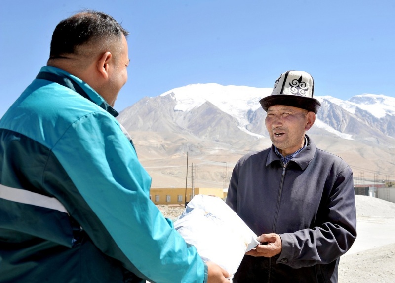 La branche du Xinjiang de la Poste de Chine étend ses services pour soutenir la revitalisation rurale