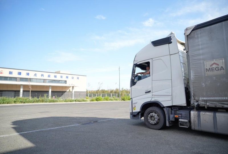 Le développement du commerce électronique au Xinjiang rapproche les produits chinois du monde