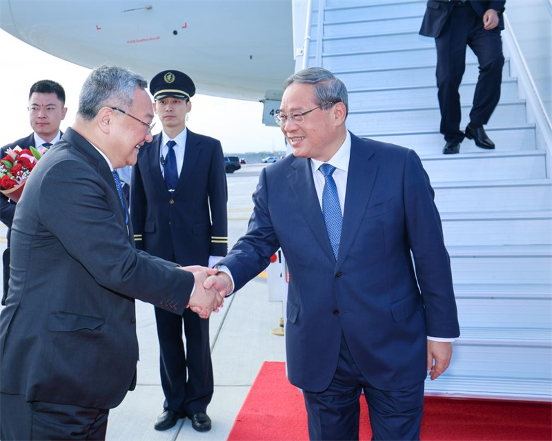 Arrivée du PM chinois à New York pour le débat général de la 80e session de l'Assemblée générale des Nations Unies