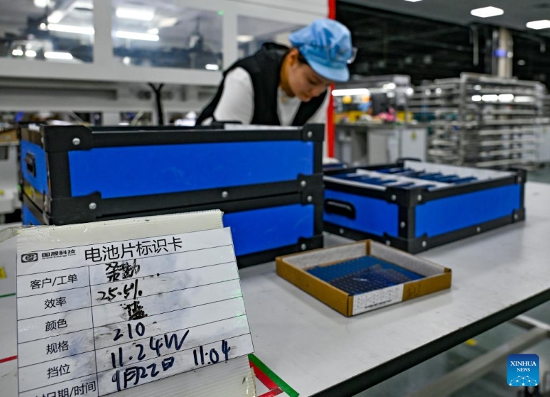 Comment le Xinjiang transforme ses déserts en mines d'or d'énergie renouvelable