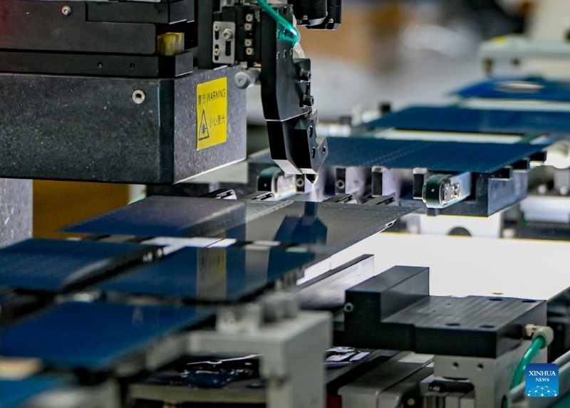 Comment le Xinjiang transforme ses déserts en mines d'or d'énergie renouvelable