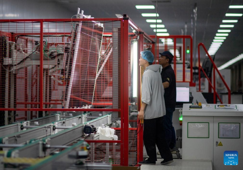 Comment le Xinjiang transforme ses déserts en mines d'or d'énergie renouvelable