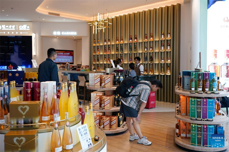 Sichuan : ouverture du premier magasin hors taxes du centre-ville de Chengdu dans le quartier commercial de la rue Chunxi