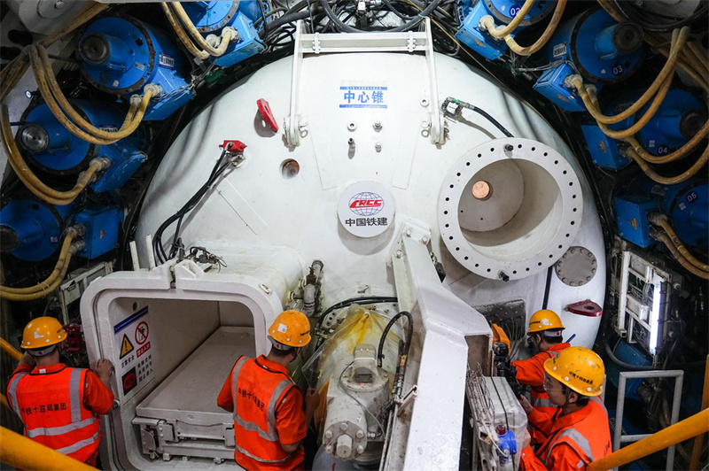 Shandong : le forage sur la ligne sud du tunnel du fleuve Jaune de l'avenue de l'Aérospatiale de Jinan a dépassé les 2 000 mètres