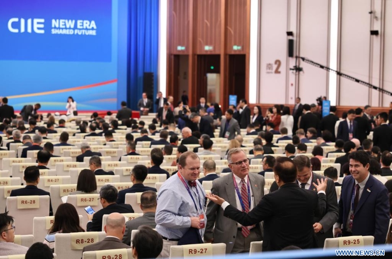 Ouverture de la huitième édition de l'Exposition internationale d'importation de la Chine à Shanghai