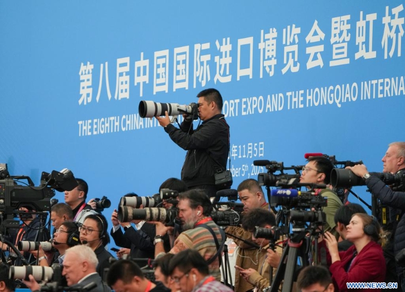 Ouverture de la huitième édition de l'Exposition internationale d'importation de la Chine à Shanghai