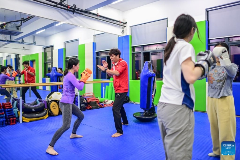 Zhejiang : un projet d'école du soir enrichit la vie des jeunes de Ningbo