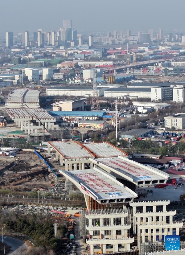 Tianjin : rotation complète réussie des ponts pivotants jumeaux de l'autoroute Xinggang