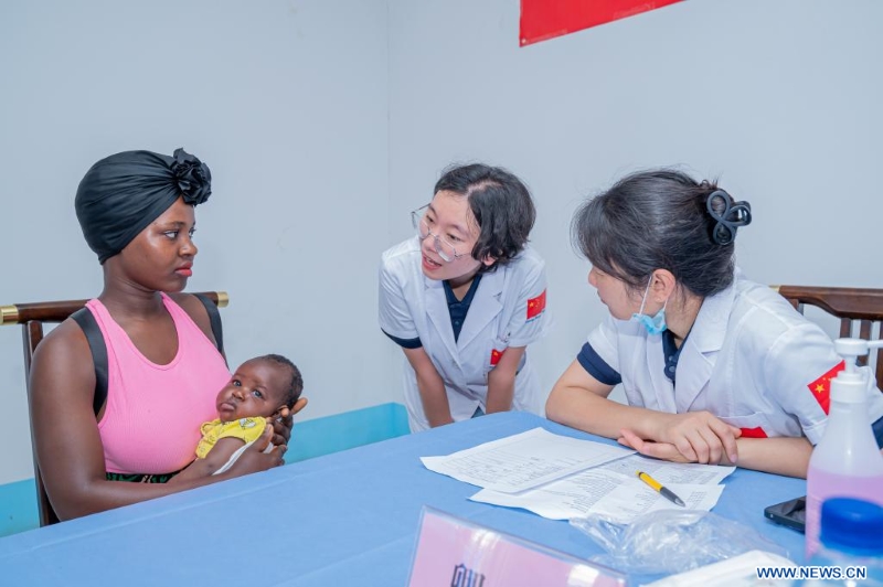 Mozambique : une équipe médicale chinois réalise des bilans de santé gratuits pour des travailleurs