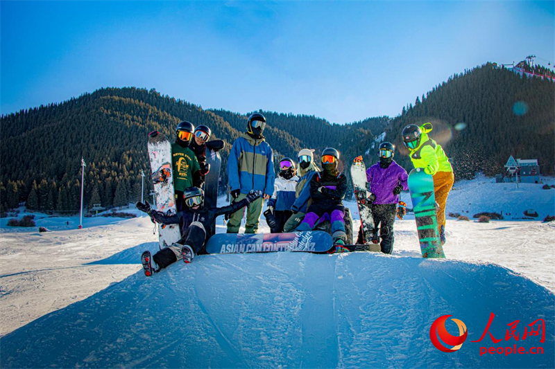 Xinjiang : venez et découvrez l'ambiance « bouillante » de la neige