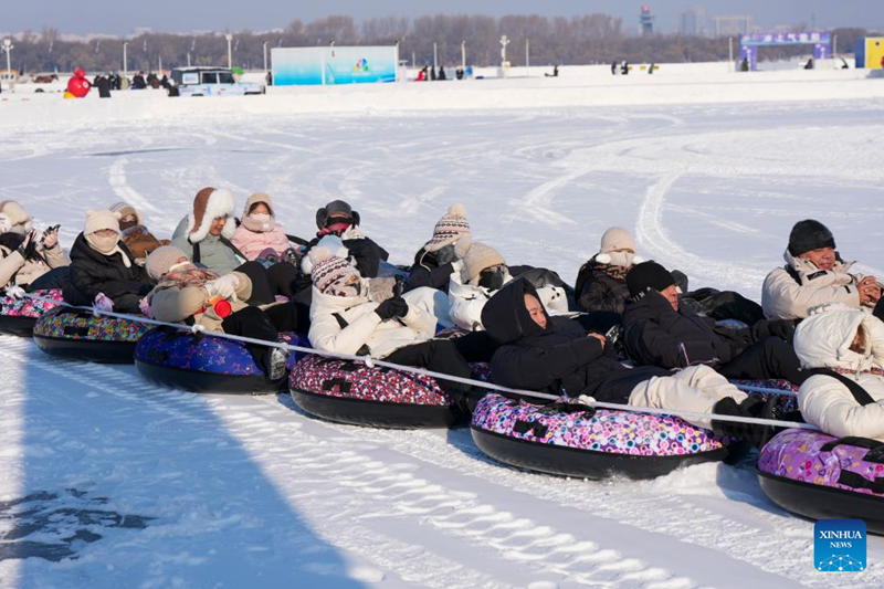 Le tourisme de glace et de neige stimule la consommation hivernale en Chine