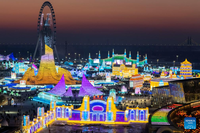 Le tourisme de glace et de neige stimule la consommation hivernale en Chine