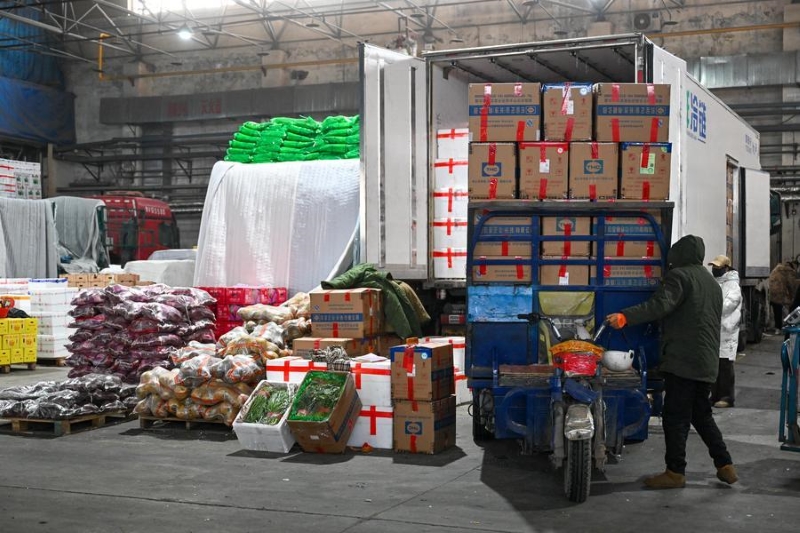 Le Xinjiang assure l'approvisionnement en légumes et en fruits malgré la vague de froid