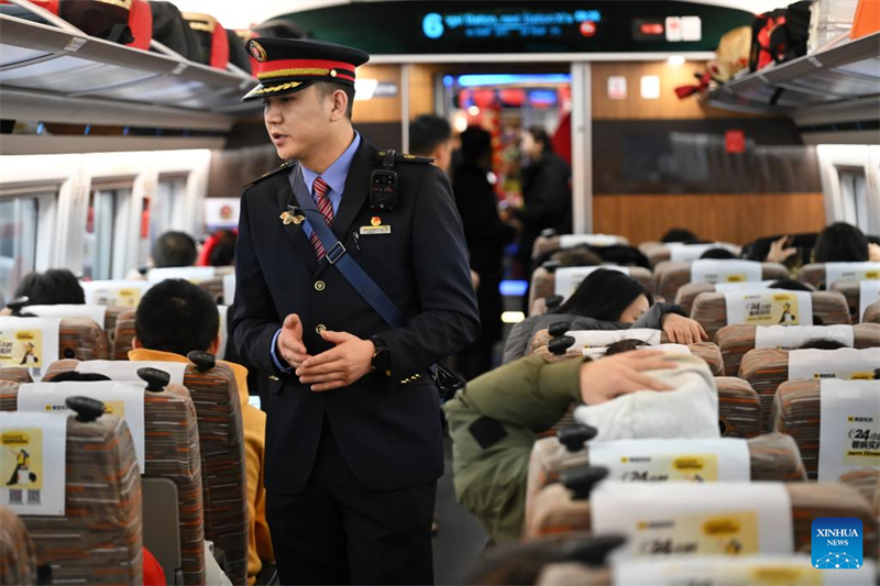 Shaanxi : mise en service du premier train direct à grande vitesse reliant Yan'an et Beijing