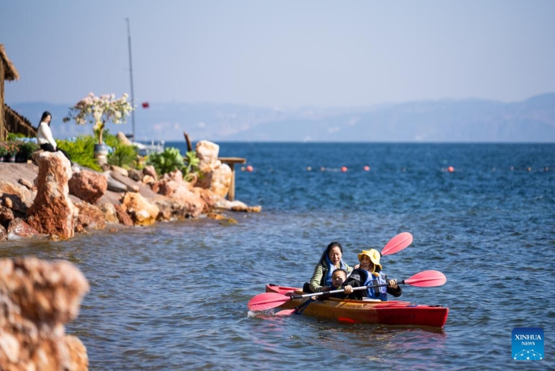 Yunnan : les paysages du lac Fuxian à Yuxi