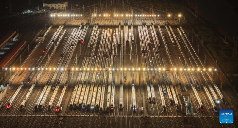 Dans toute la Chine, les trains à grande vitesse se préparent pour la prochaine vague de voyages de la Fête du Printemps