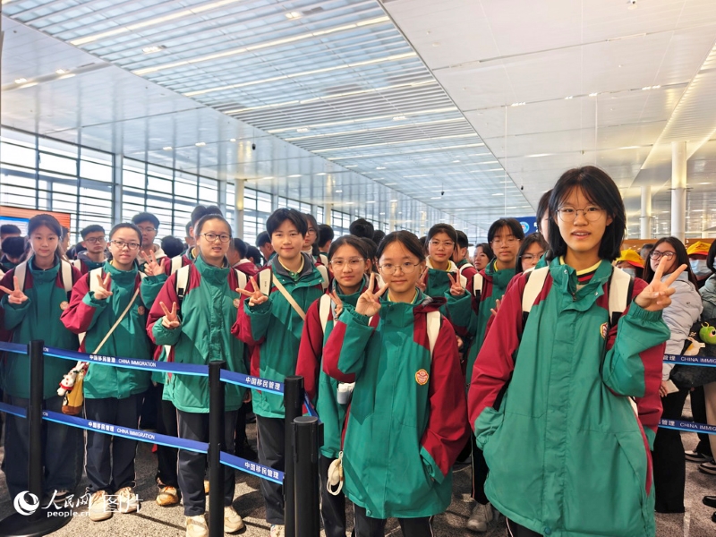 En photos : la vague de voyages de la Fête du Printemps 2026 a démarré dans toute la Chine