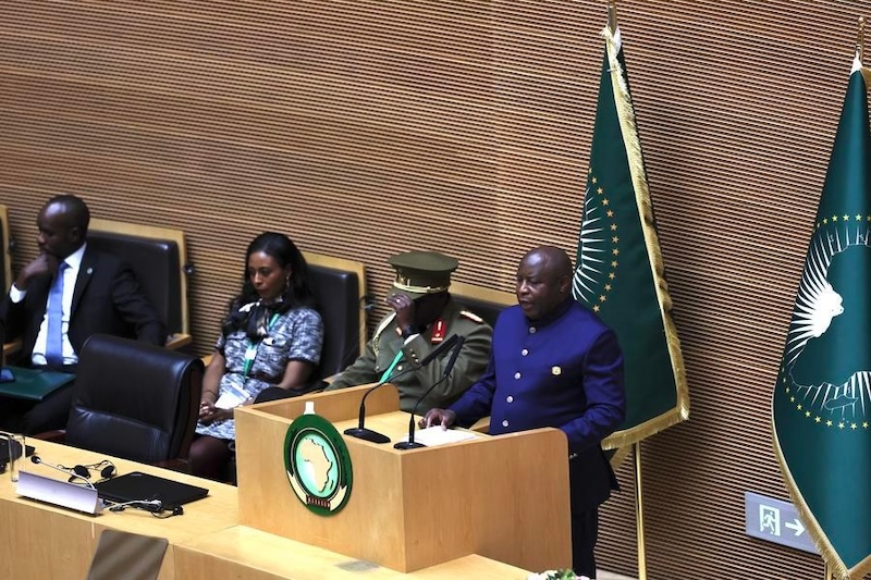 Le président burundais Evariste Ndayishimiye prononce un discours lors de la cérémonie d'ouverture de la 39e session ordinaire de la Conférence des chefs d'Etat et de gouvernement de l'Union africaine (UA) à Addis-Abeba, en Ethiopie, le 14 février 2026. Le Burundi a officiellement assumé la présidence tournante de l'UA pour l'année 2026 lors de la session. (Xinhua/Geng Xinning)