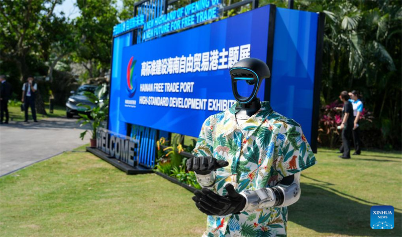 Hainan : les robots intelligents soutiennent la conférence annuelle 2026 du Forum de Bo'ao pour l'Asie