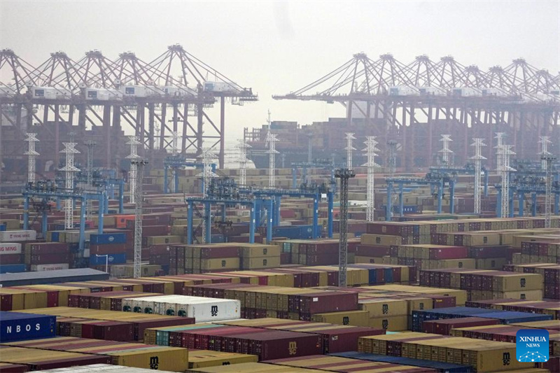 Cette photo prise le 29 mars 2026 montre une vue de la zone de Chuanshan, dans le port de Ningbo-Zhoushan, dans la province du Zhejiang (est de la Chine). (Huang Zongzhi/Xinhua)