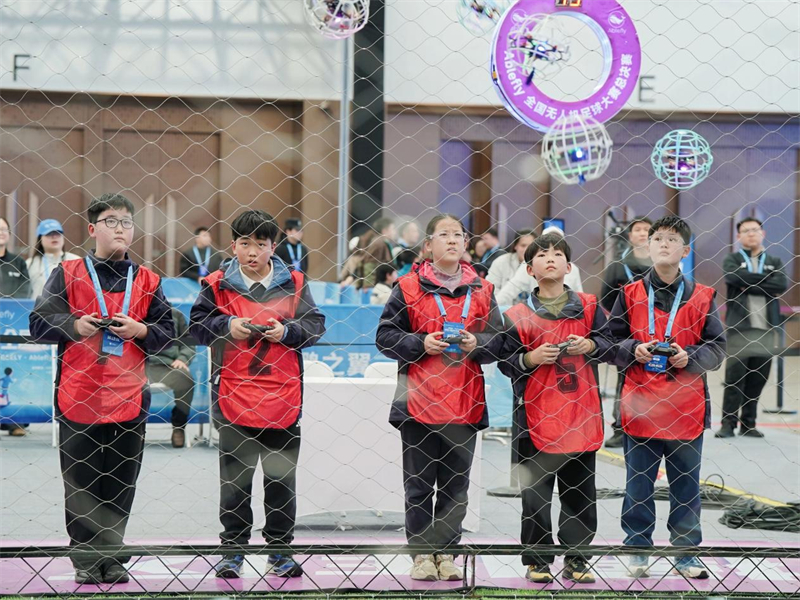 Le football par drone gagne en popularité en Chine