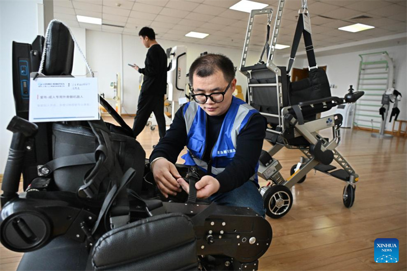 Shandong : des robots de soins aux personnes âgées formés et testés à Qingdao