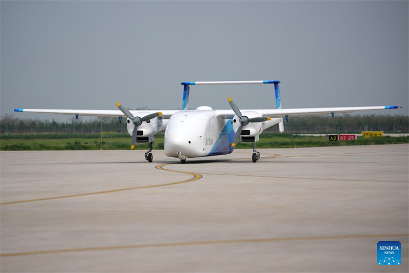 Shaanxi : le système d'avion cargo commercial autonome chinois HH-200 a effectué son vol inaugural à Pucheng