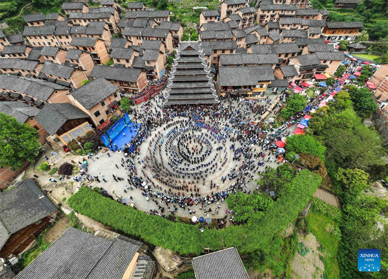 Guizhou : les habitants célèbrent la fête du Sanyuesan