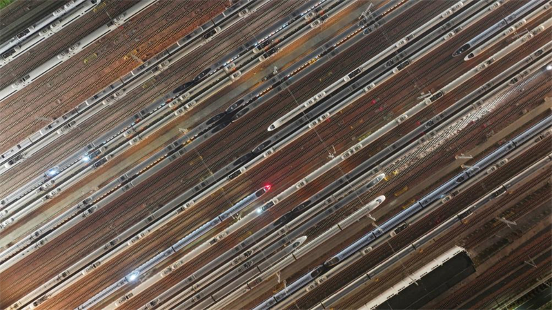 Chine : nombre record de déplacements interrégionaux de passagers pendant les congés du 1er mai