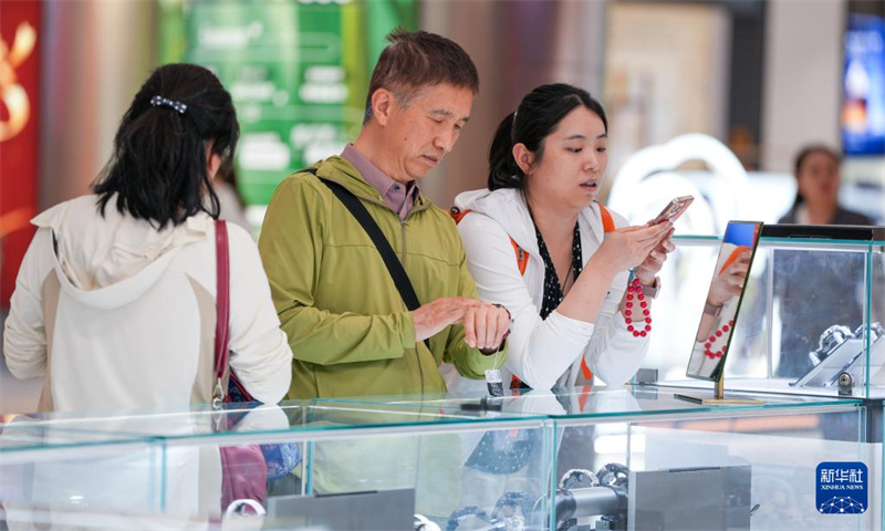 Hainan : Les achats hors taxes ont atteint 554 millions de yuans pendant les congés du 1er mai