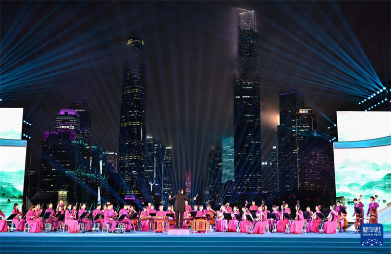 Photo montrant un spectacle instrumental le 19 mai 2026. (Deng Hua/Xinhua)