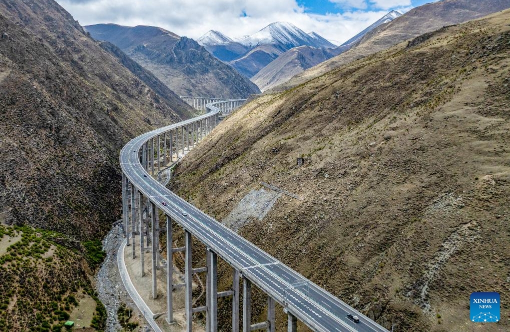 Xizang : un réseau de transport amélioré renforce l'accessibilité