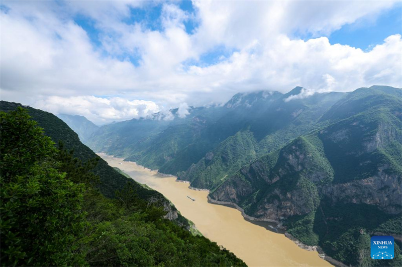 Chongqing : le paysage des gorges de Wuxia le long du fleuve Yangtsé après la pluie