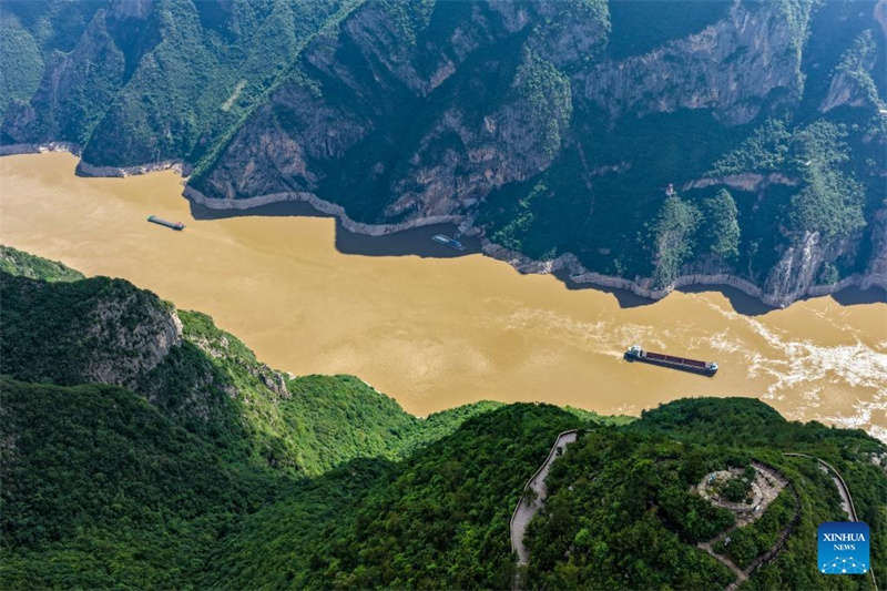 Chongqing : le paysage des gorges de Wuxia le long du fleuve Yangtsé après la pluie