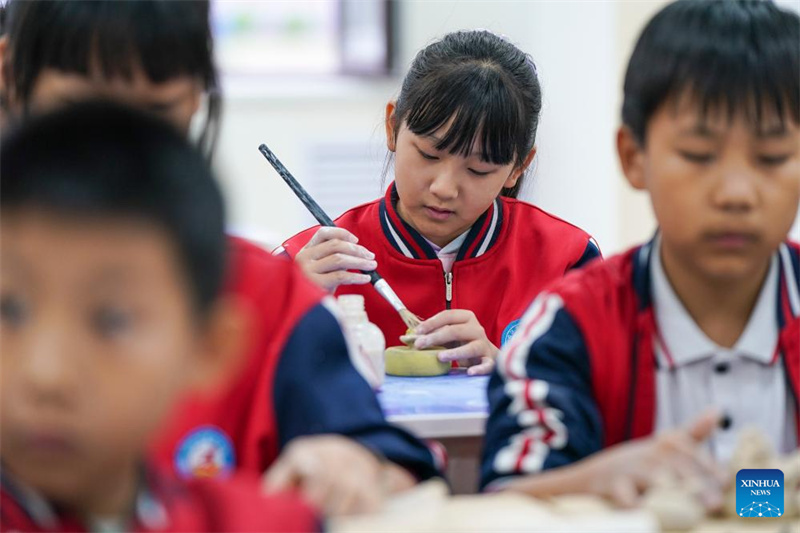 Heilongjiang : la ville de Tongjiang s'efforce de préserver le patrimoine culturel immatériel du peuple Hezhe
