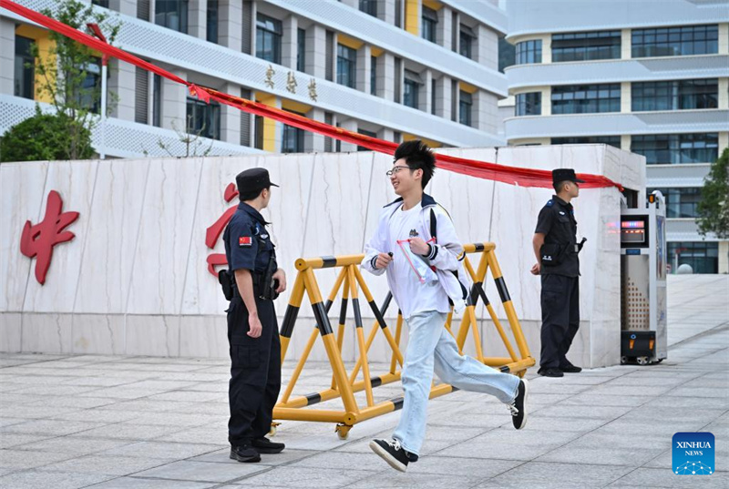 L'examen national d'entrée à l'université s'achève dans certaines régions de Chine
