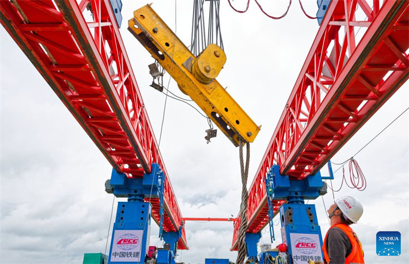 Heilongjiang : le pont géant de Tongjiang en construction