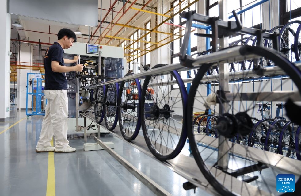 Guangdong : des vélos électriques alimentés par l'IA fabriqués à Huizhou
