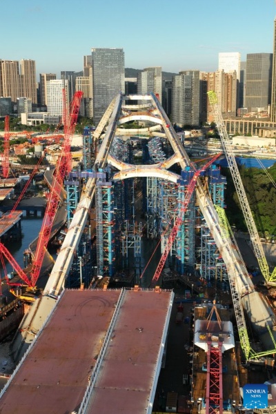 Fujian : le chantier de construction de l'échangeur de Guanyinshan de la section de Xiamen du pont Xiamen-Kinmen