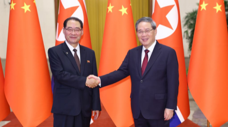 Le Premier ministre chinois s'entretient avec le Premier ministre du cabinet de la RPDC