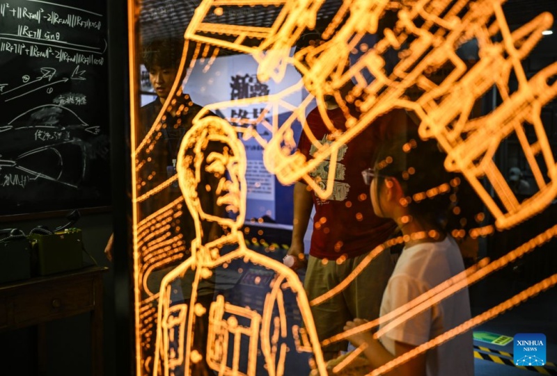 Beijing : ouverture d'une exposition sur la propriété intellectuelle de science-fiction et d'aérospatiale chinoise